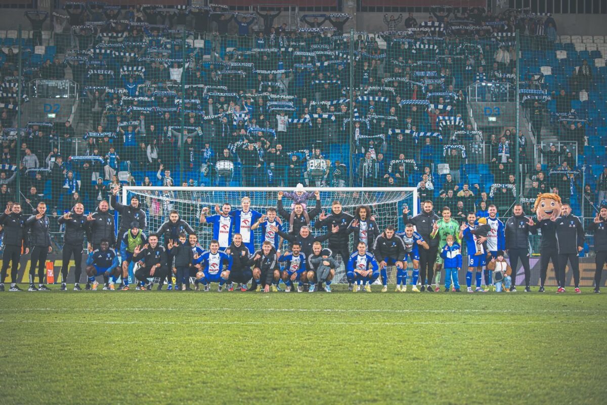 Delegacja 19 Stomilowców, wspierała kiboli Wisły Płock na meczu domowym z Pogonią Szczecin