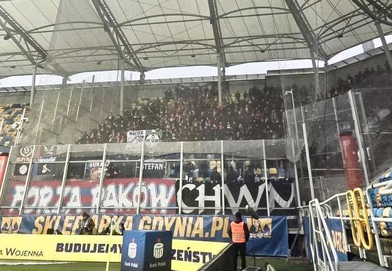 Stomilowcy na meczu Arka Gdynia - Raków Częstochowa