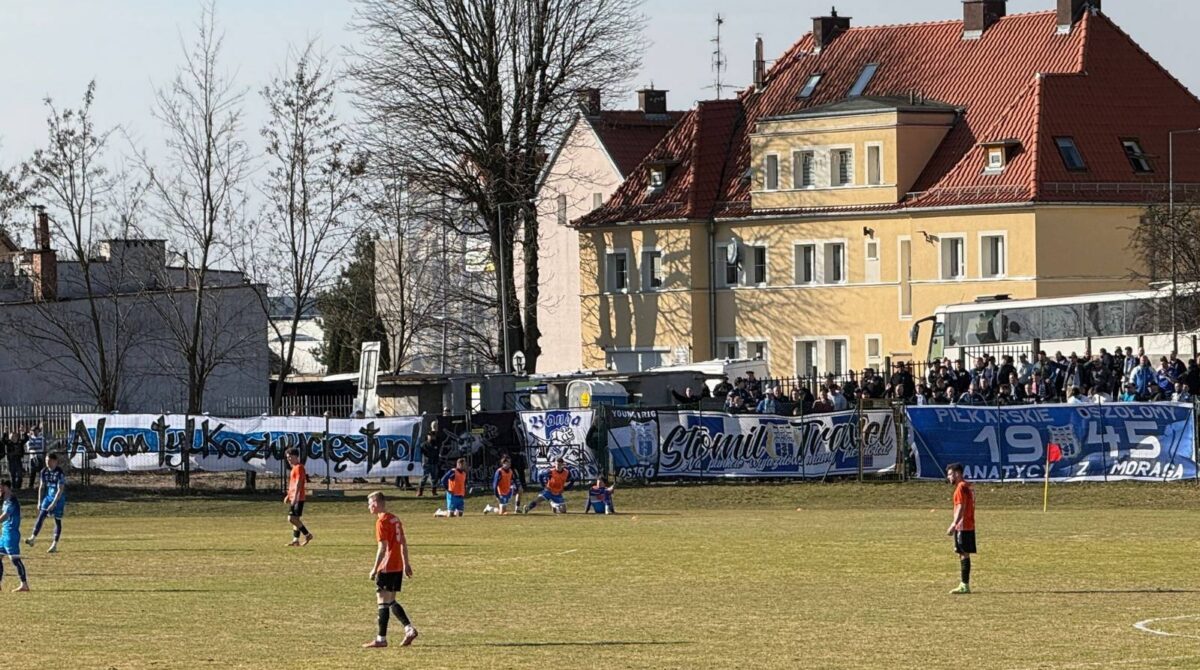 154 fanatyków w sektorze gości w Elblągu
