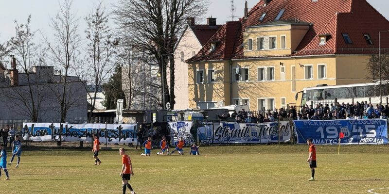 154 fanatyków w sektorze gości w Elblągu