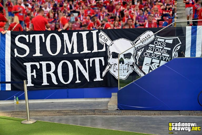 Na stadion Narodowy wybrała się furami delegacja 100 kibiców Stomilu Olsztyn